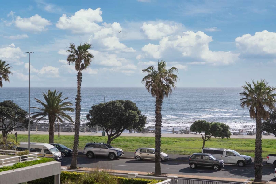 1 Bedroom Property for Sale in Sea Point Western Cape